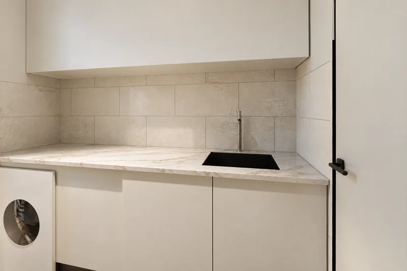 Laundry bench and tub